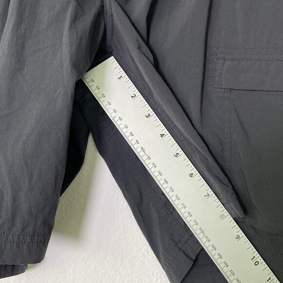 Womens REI co-op Black Relaxed Bermuda Shorts Size 14 Cargo Hiking Utility - Picture 5 of 9